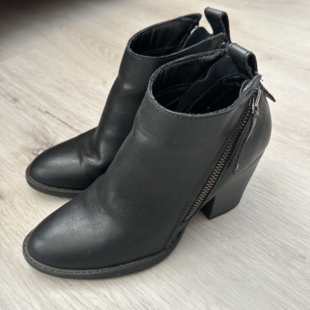 Booties - Picture 4 of 6